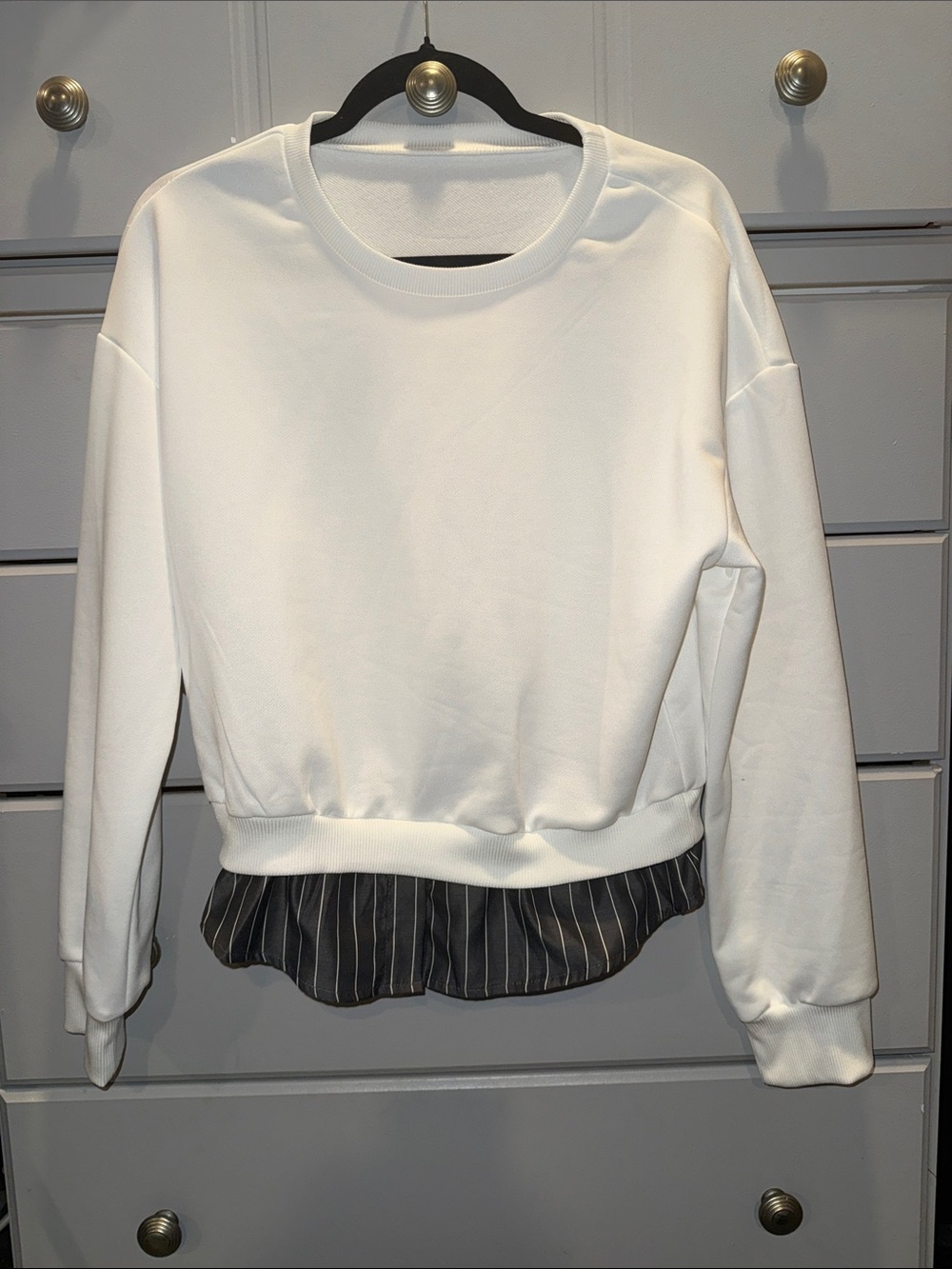Cropped White Sweatshirt with Pinstripe Hem